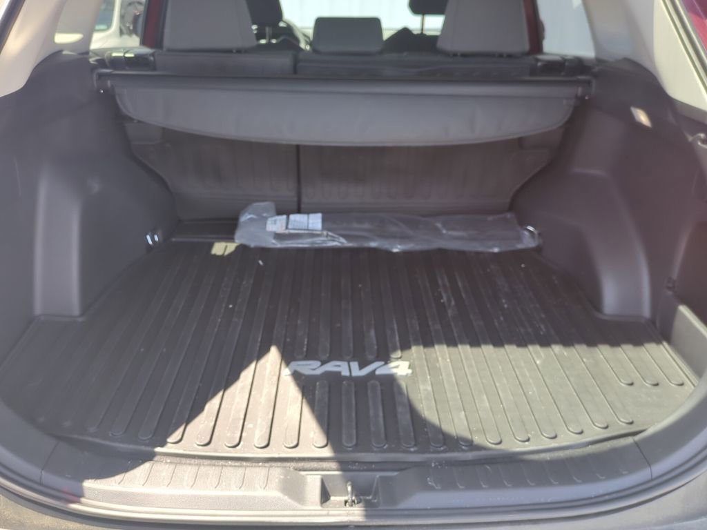 Used 2024 Toyota RAV4 XLE w/ Convenience Package image 17