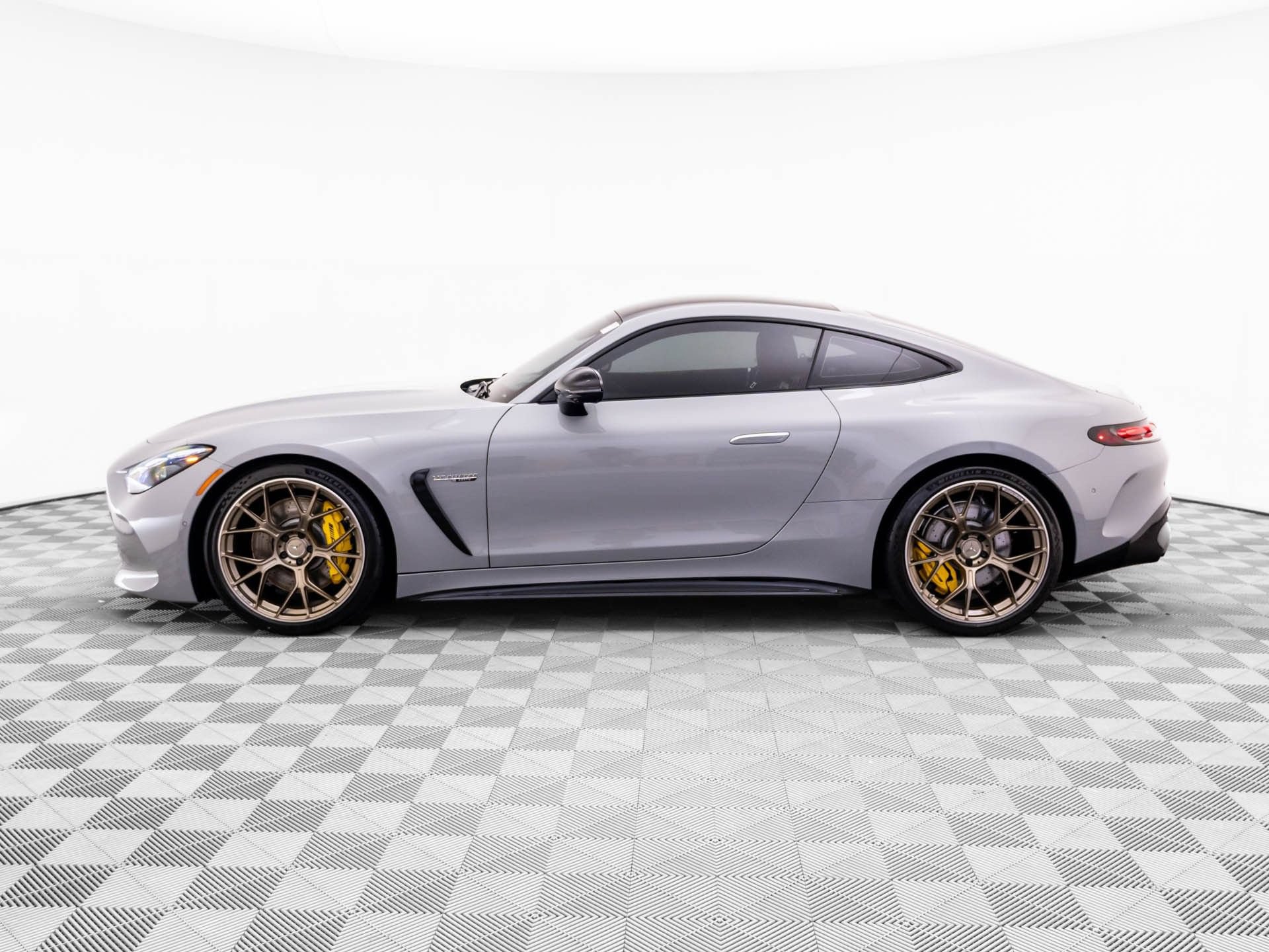 Used 2025 Mercedes-Benz AMG GT 63 image 2