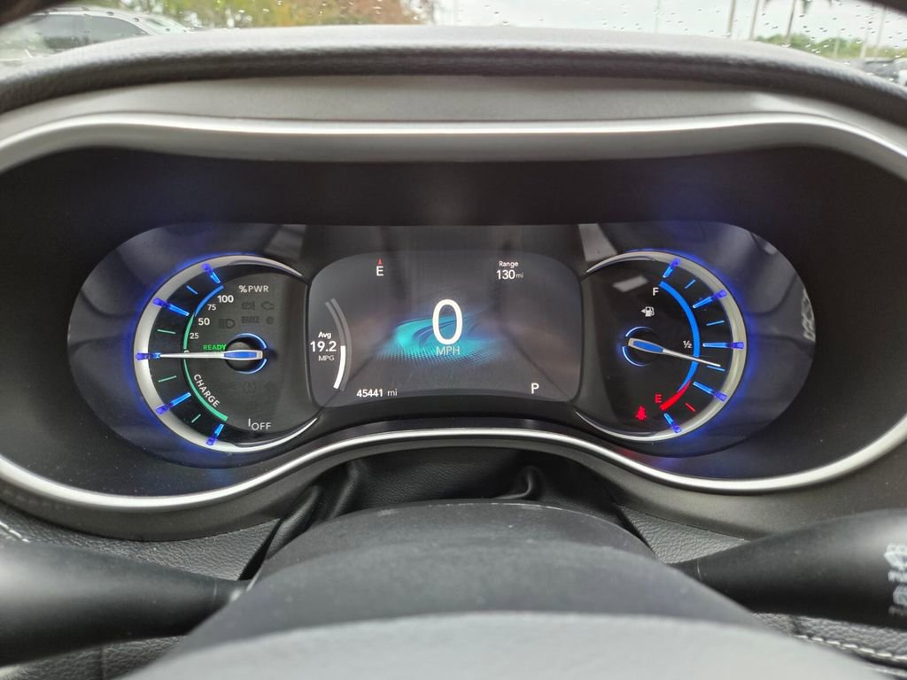 Used 2024 Chrysler Pacifica Select image 31