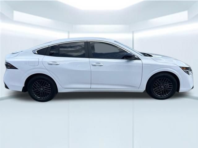 Used 2026 Nissan Sentra SV w/ SV Convenience Package FWD image 5