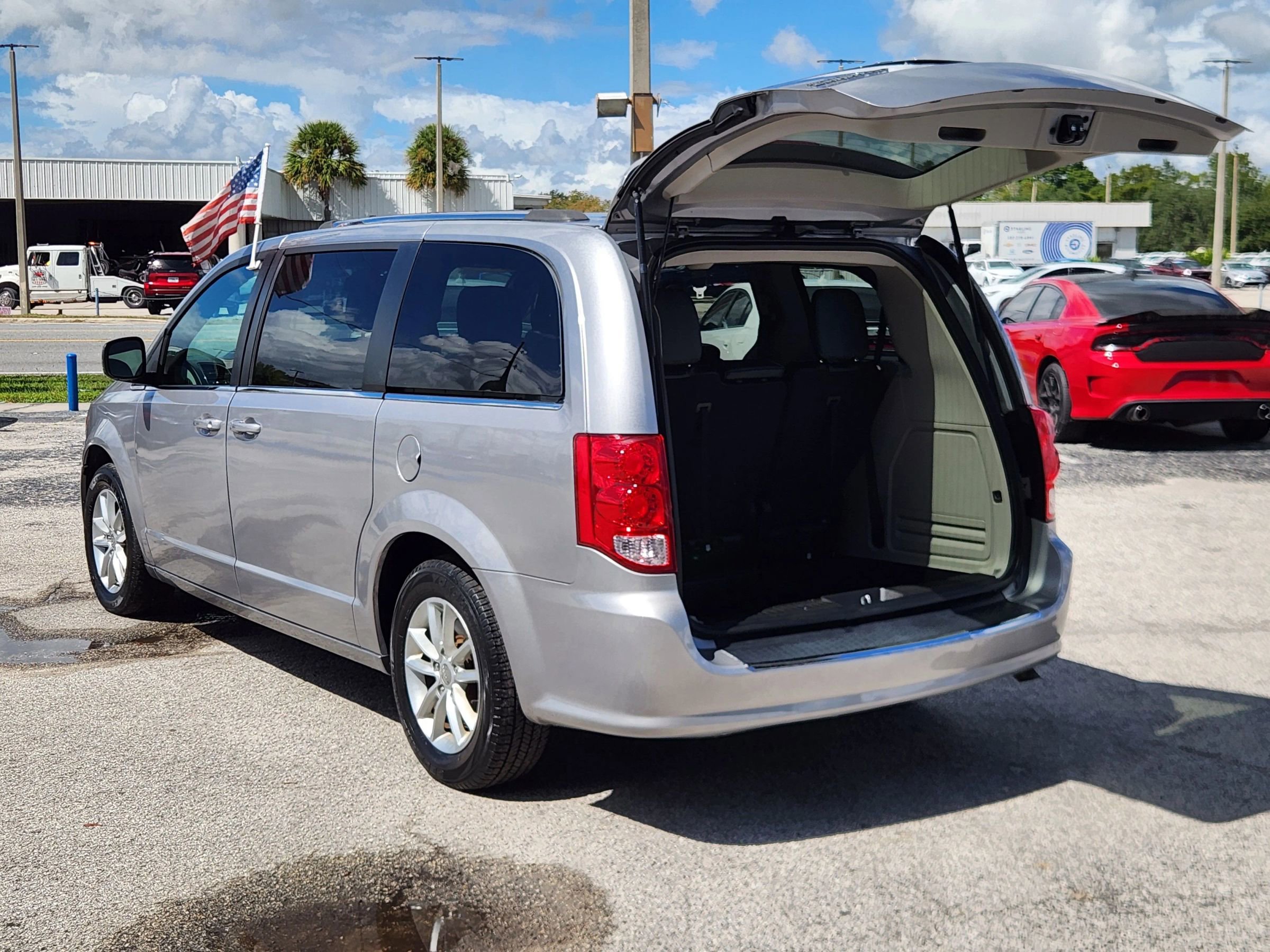 Used 2019 Dodge Grand Caravan SXT image 20
