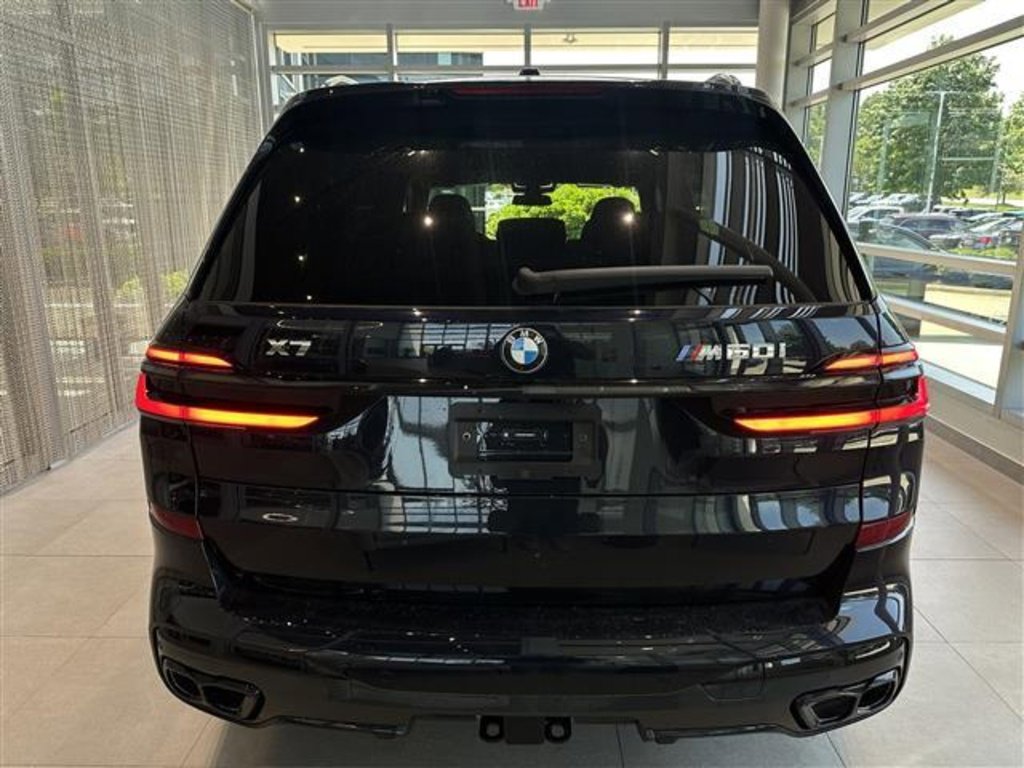 New 2025 BMW X7 M60i image 5