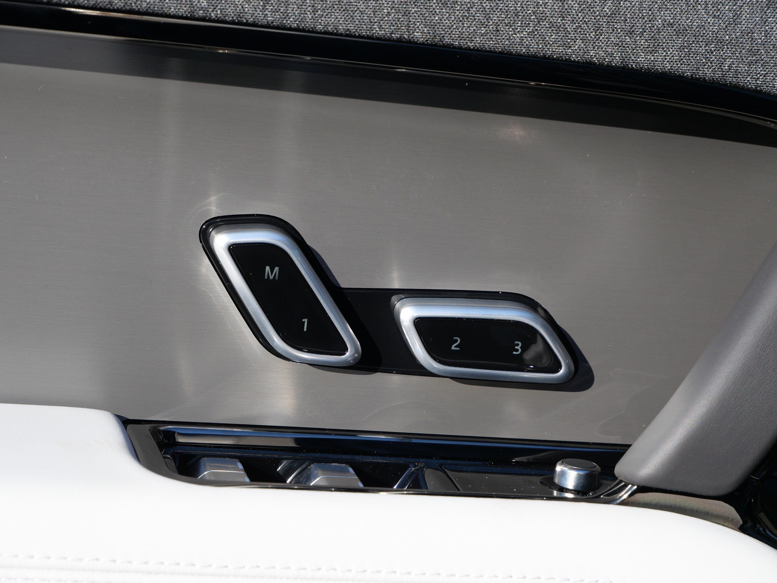 New 2027 Land Rover Range Rover Sport SE AWD/4WD image 5