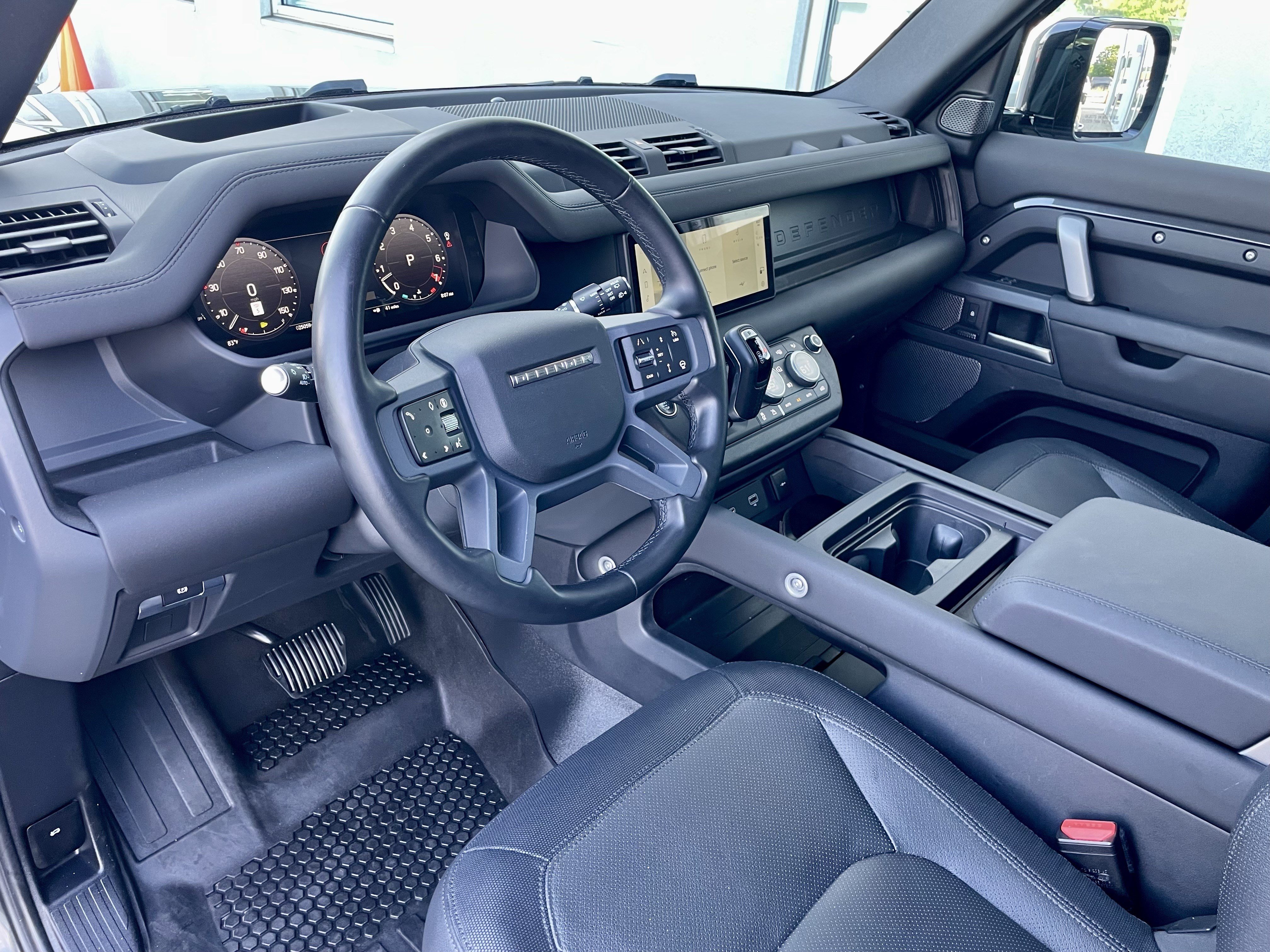 Certified 2024 Land Rover Defender 110 X-Dynamic SE AWD/4WD image 13