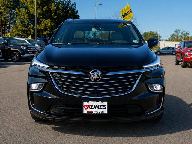 Used 2023 Buick Enclave Essence AWD/4WD image 3