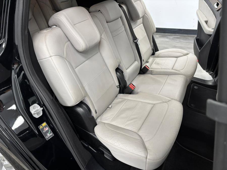 Used 2015 Mercedes-Benz GL 550 4MATIC image 38