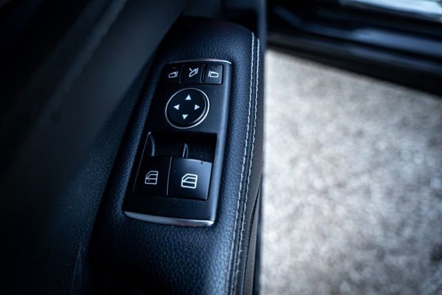 Used 2015 Mercedes-Benz SL 400 SL 400 Roadster image 24