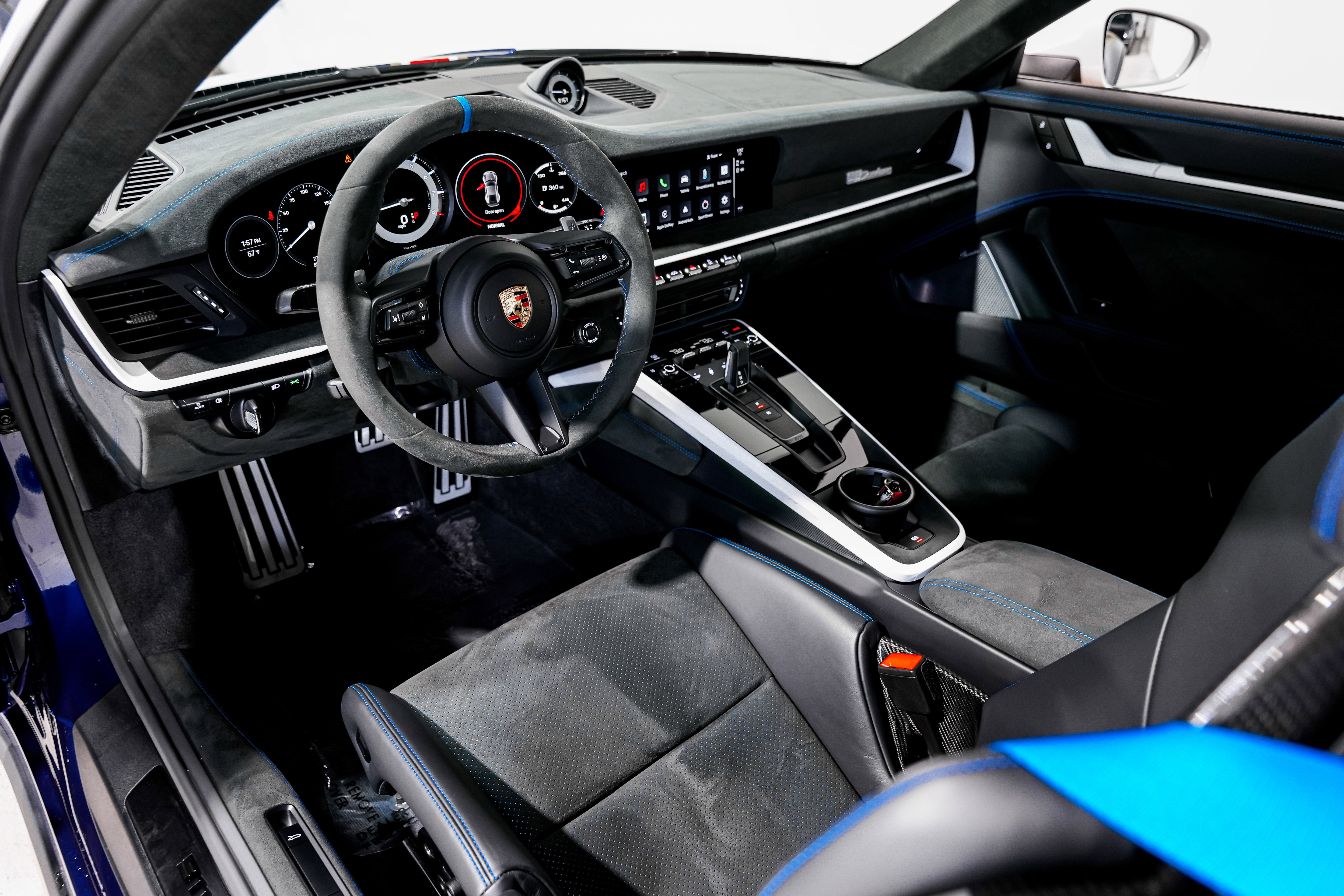 Used 2024 Porsche 911 Dakar image 10