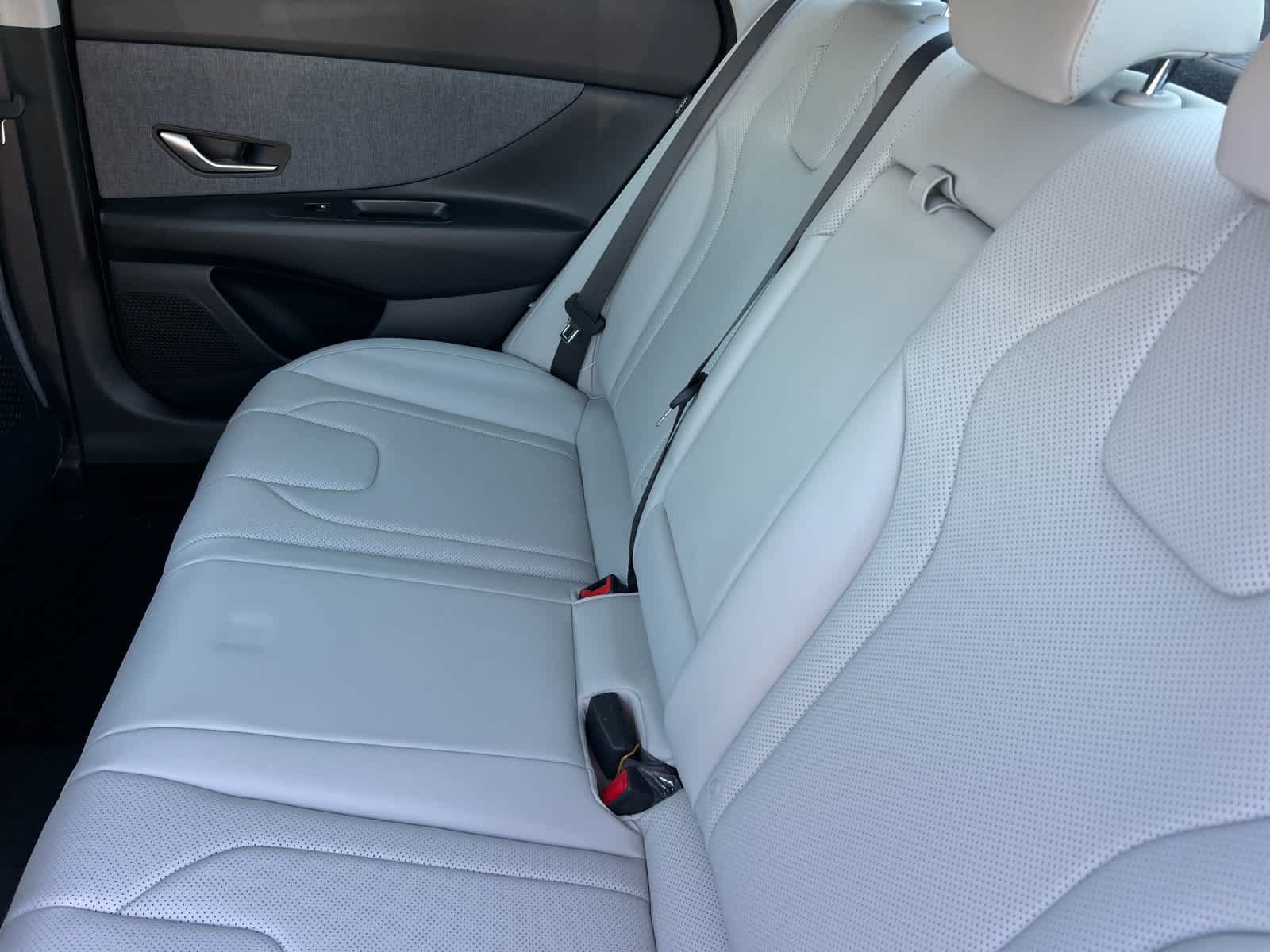 Certified 2026 Hyundai Elantra Limited FWD image 5