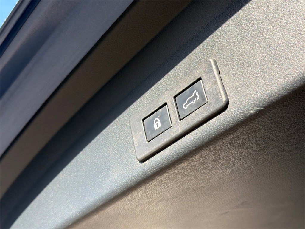 Used 2020 Subaru Ascent Premium w/ Sport Package image 9