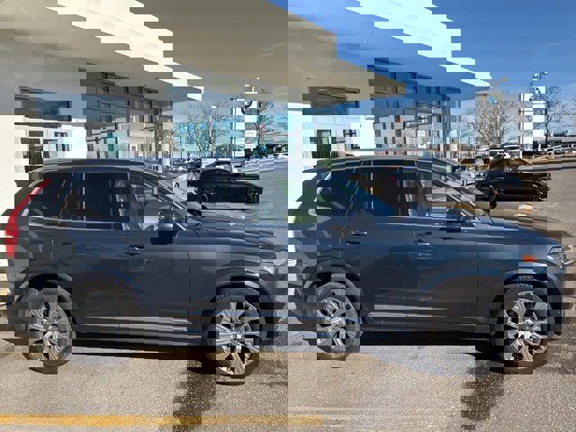 Used 2023 Volvo XC90 B6 Plus image 8