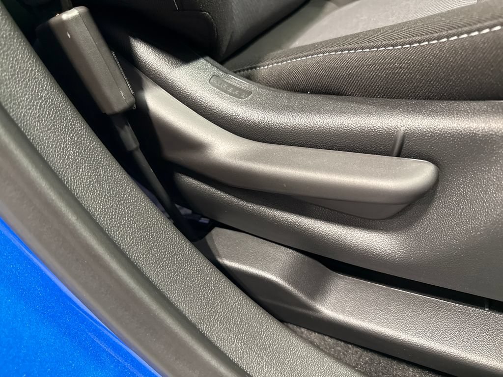 New 2026 Chevrolet Blazer LT w/ Convenience Package FWD image 32