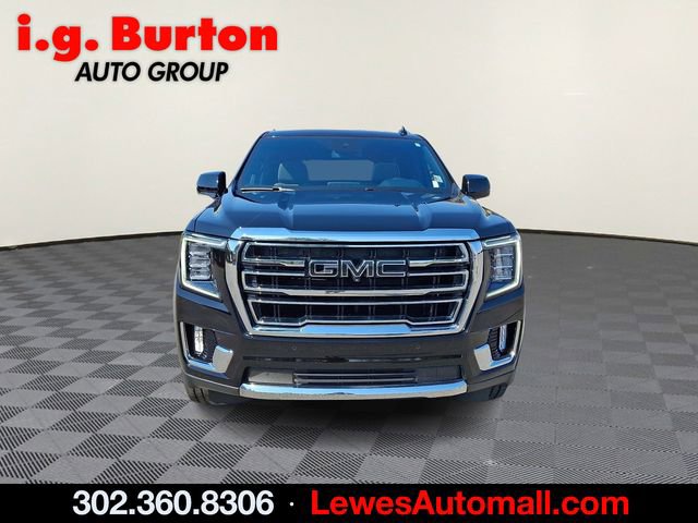 Used 2023 GMC Yukon SLT w/ SLT Premium Package image 2