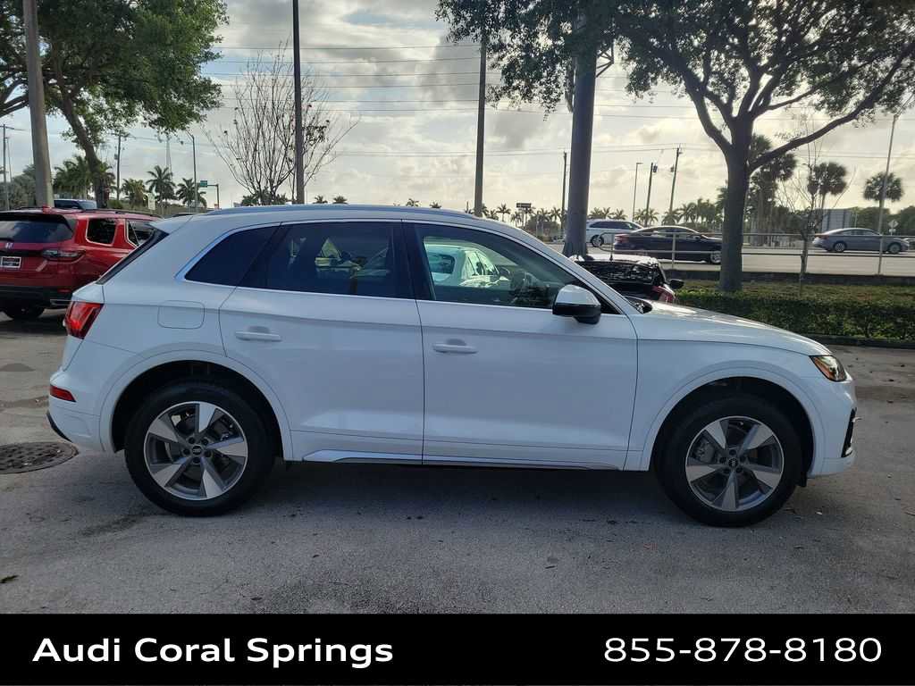 Certified 2023 Audi Q5 2.0T Premium w/ Convenience Package image 9