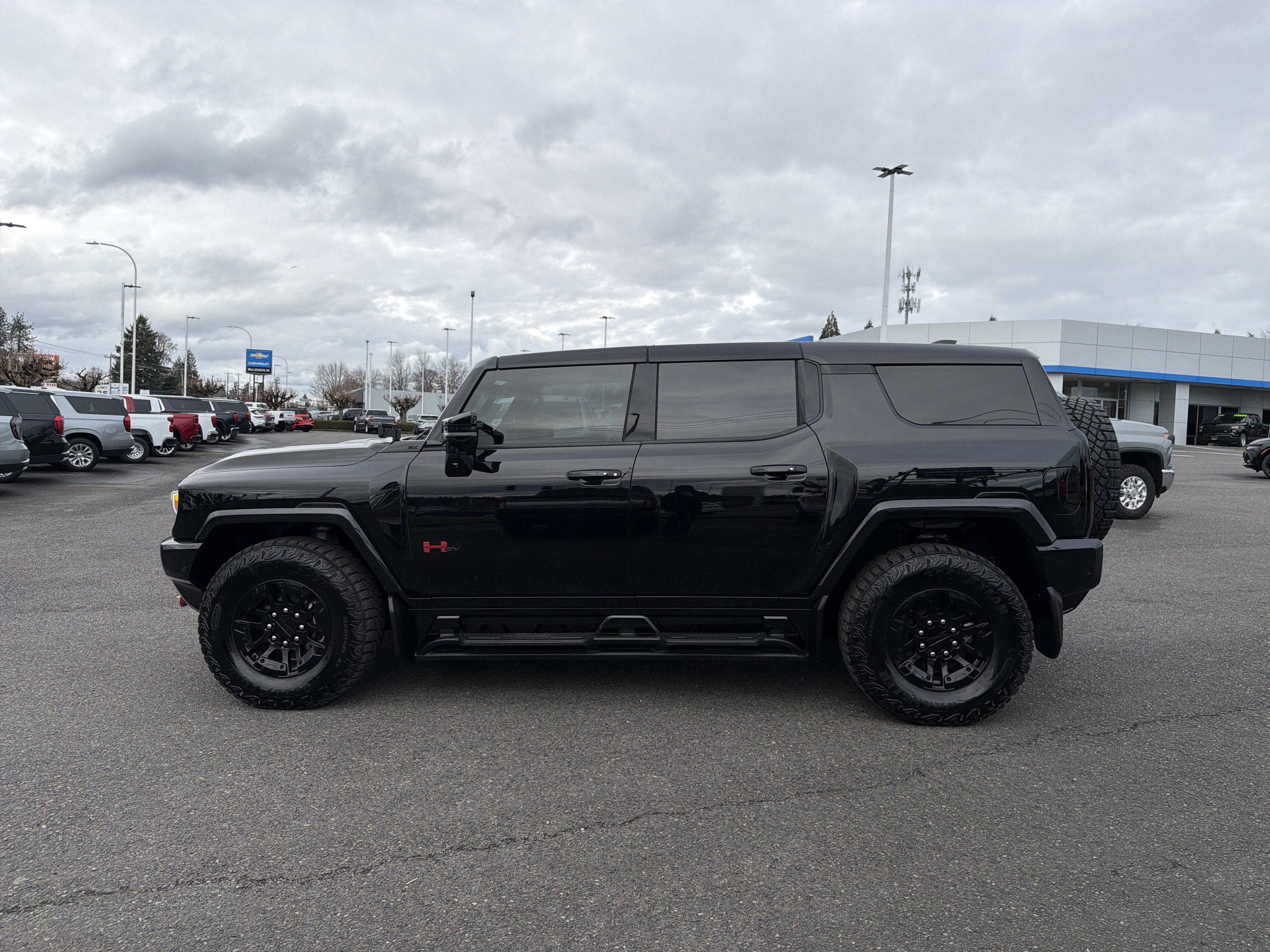 Used 2024 GMC Hummer EV 2X w/ Extreme Off-Road Package image 2