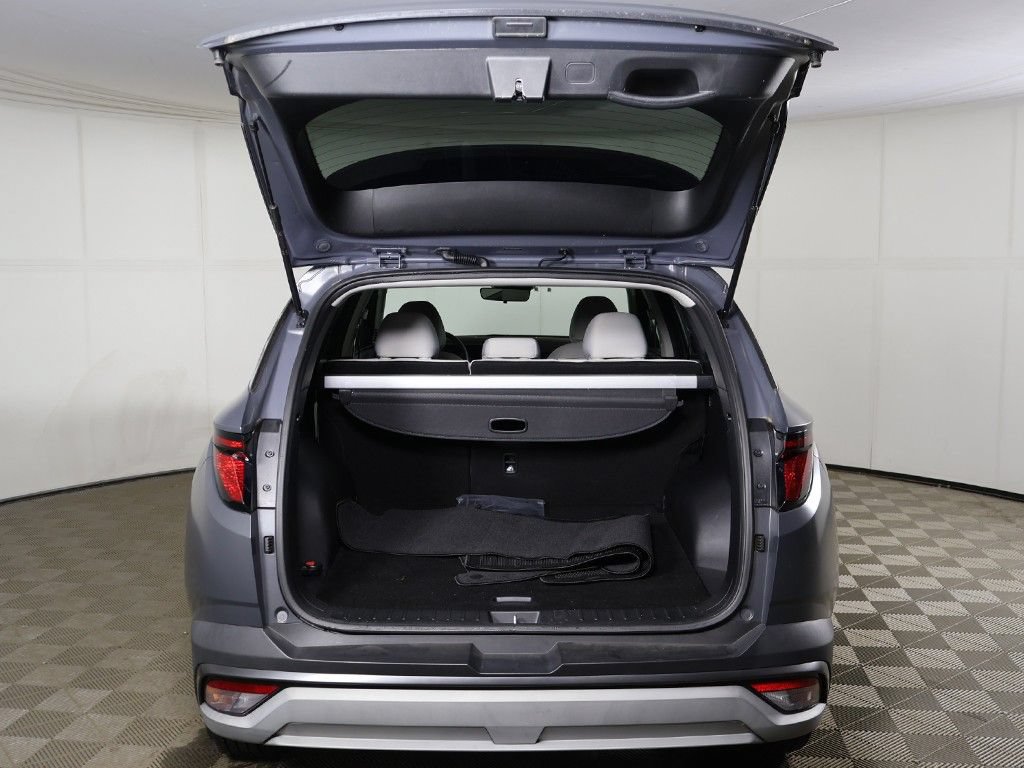 Certified 2025 Hyundai Tucson SE AWD/4WD image 13