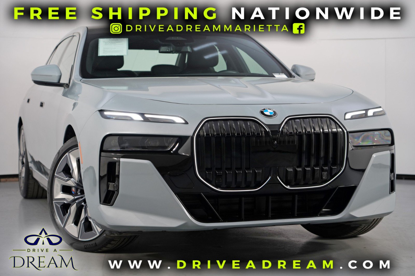 Used 2024 BMW 740i w/ Premium Package 2 RWD image 2