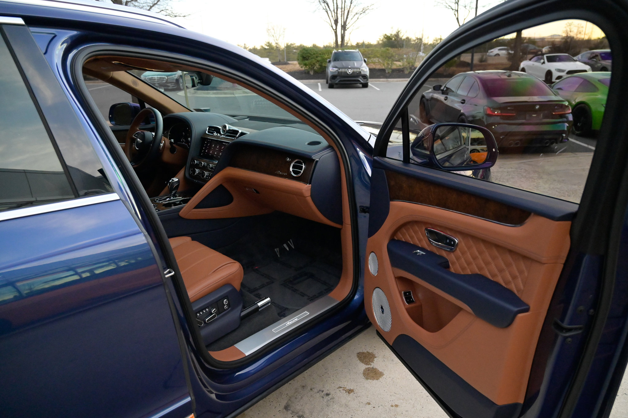 Used 2023 Bentley Bentayga image 55