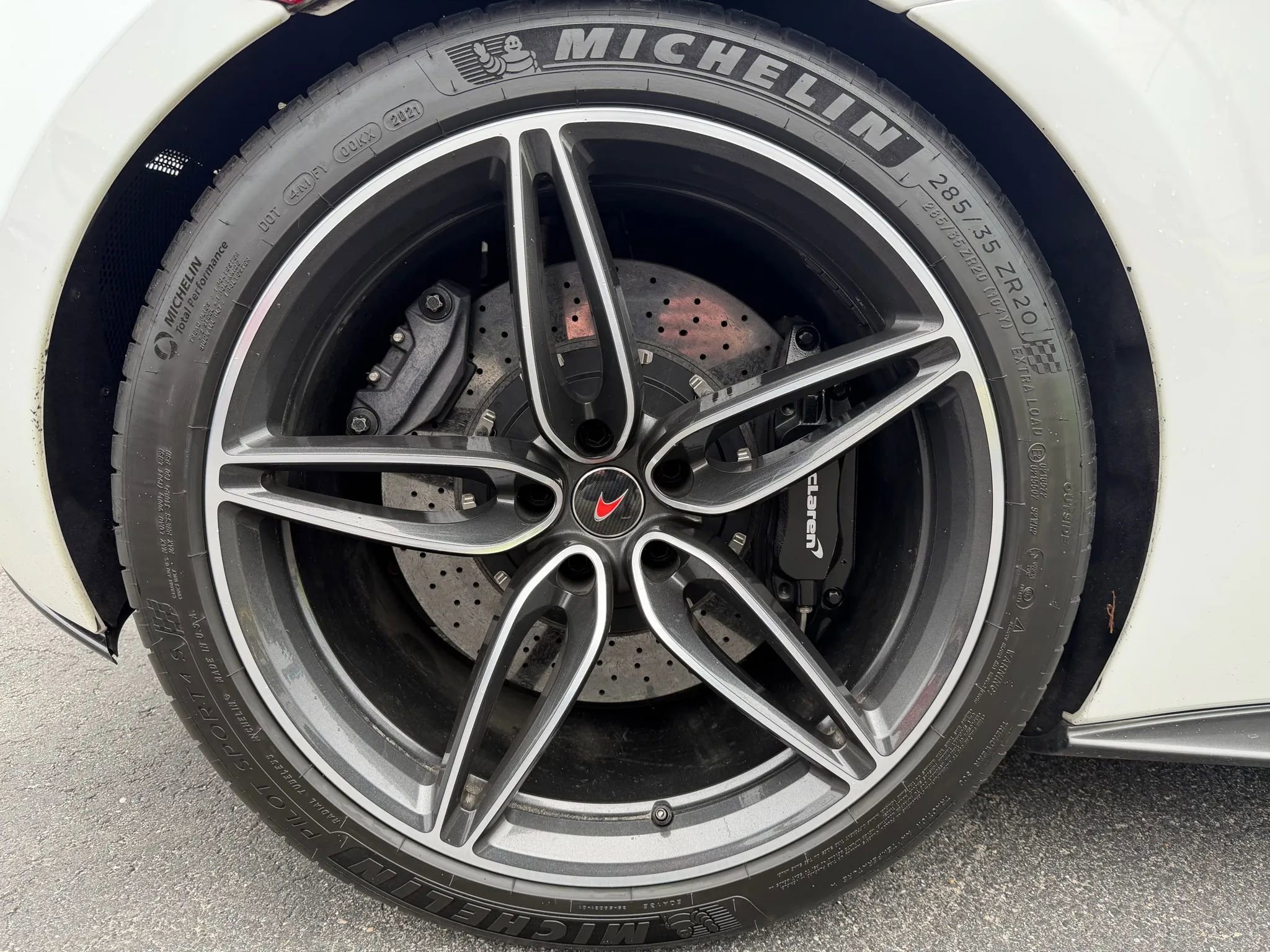 Used 2017 McLaren 570S image 42