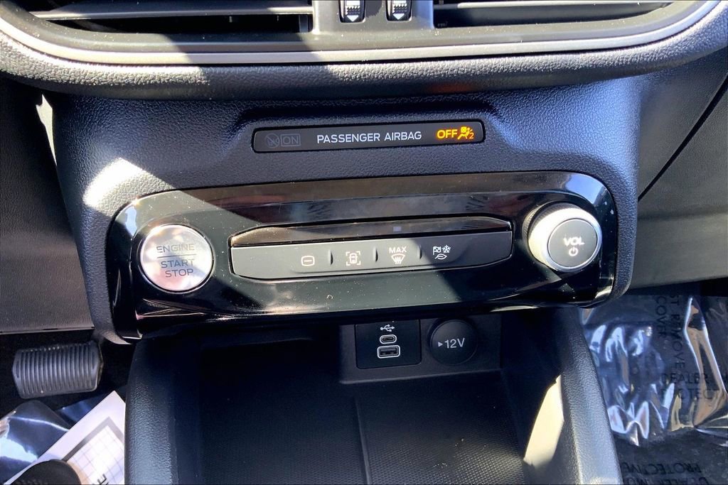 Used 2024 Ford Escape SE image 16
