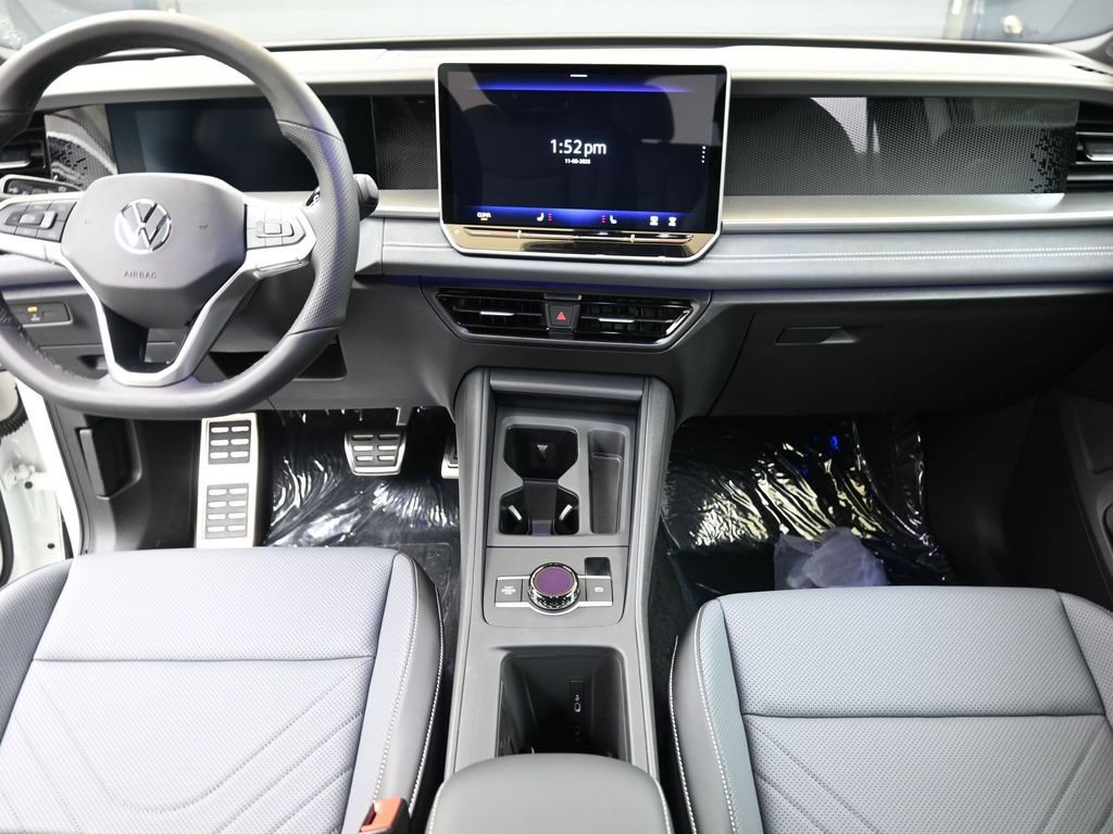 New 2026 Volkswagen Tiguan SE R-Line image 18