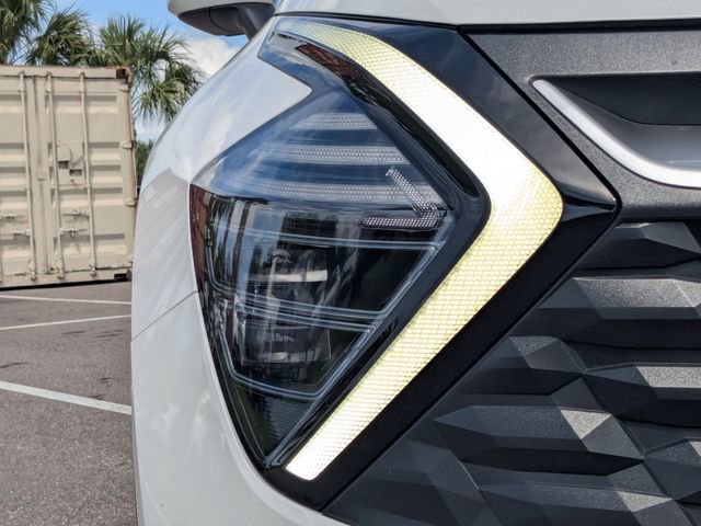 Certified 2024 Kia Sportage LX image 9