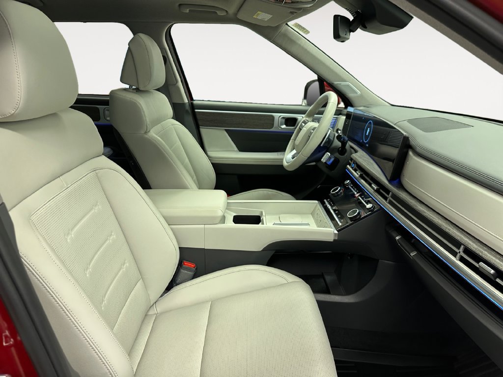 Used 2025 Hyundai Santa Fe Limited AWD/4WD image 15