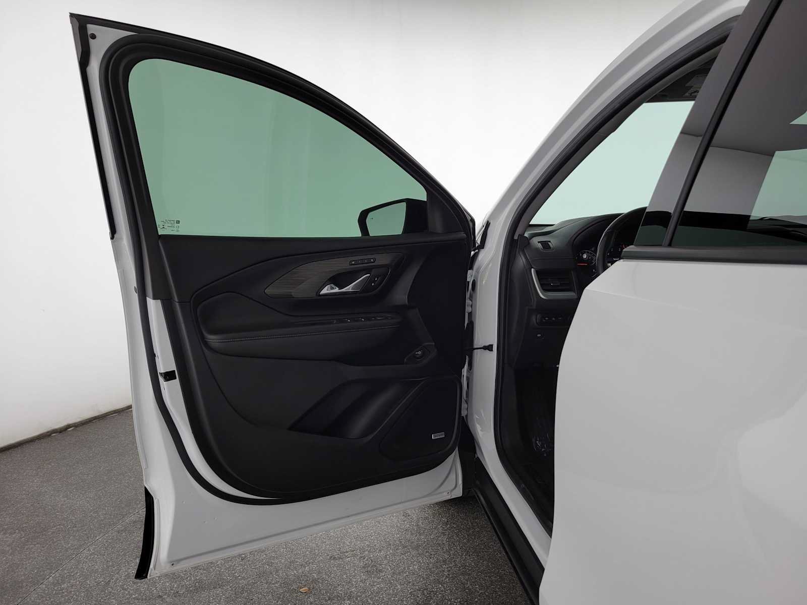 Used 2022 GMC Terrain SLT w/ Infotainment Package II FWD image 19