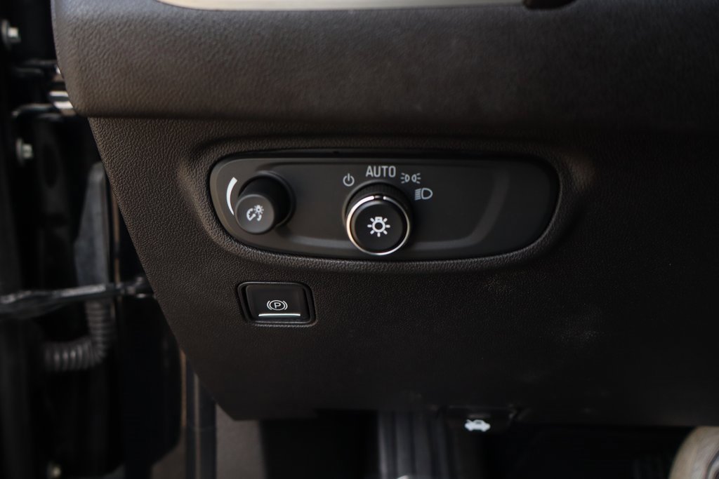 Used 2020 GMC Terrain SLE w/ Driver Convenience Package image 21