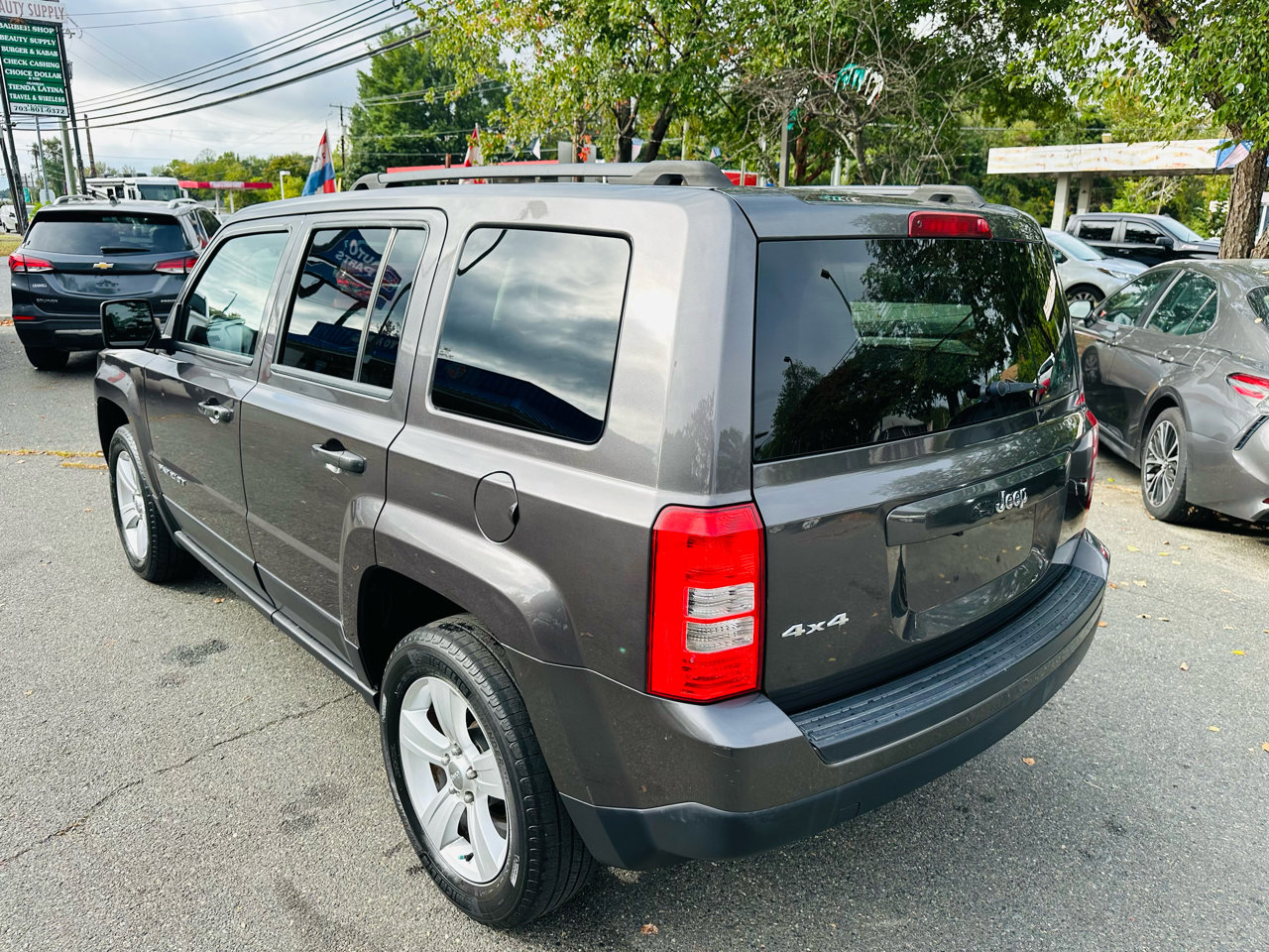 Used 2015 Jeep Patriot Sport w/ Power Value Group image 4