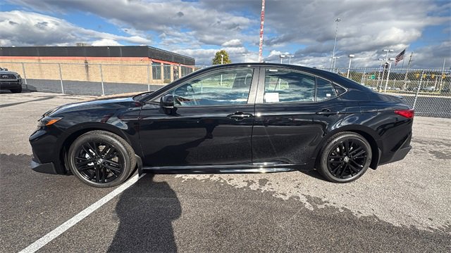 New 2026 Toyota Camry SE image 2
