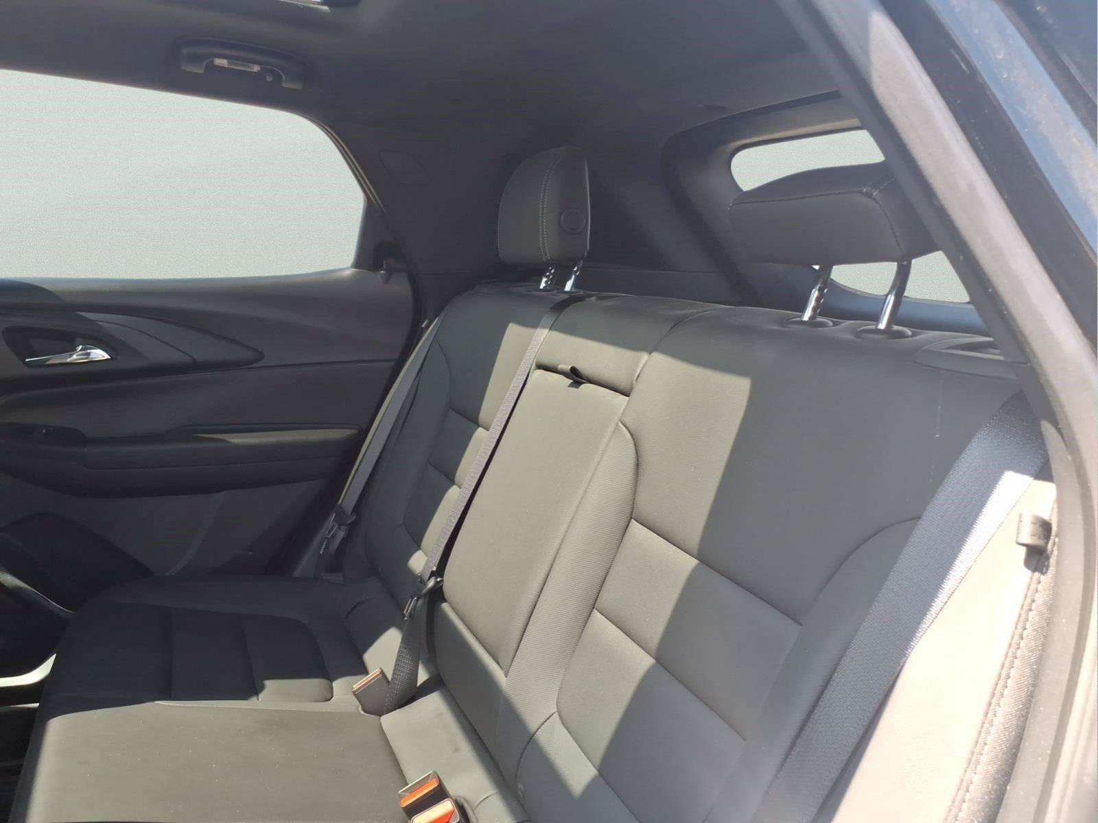 Used 2023 Chevrolet TrailBlazer ACTIV w/ Sun and Liftgate Package FWD image 12