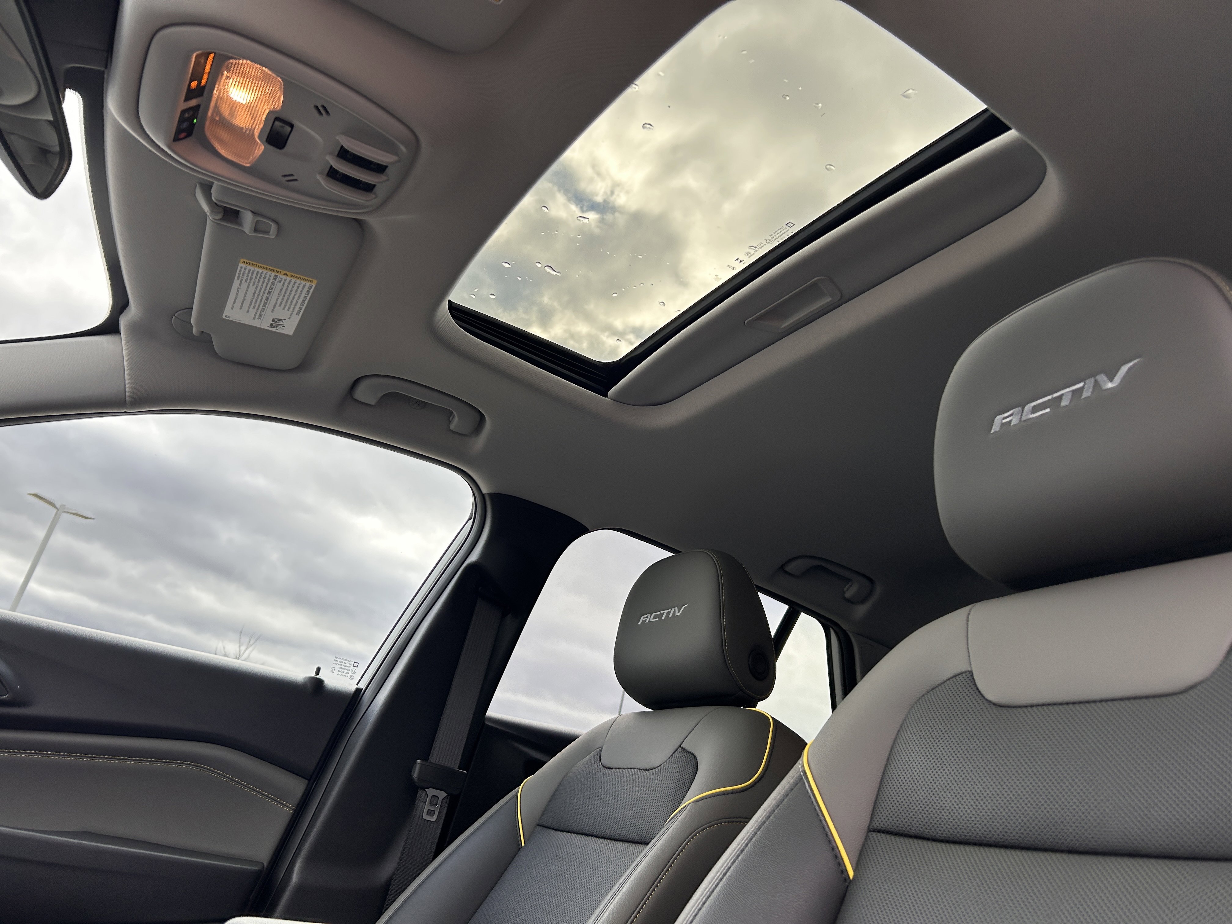 Used 2025 Chevrolet Trax ACTIV w/ Sunroof Package image 23