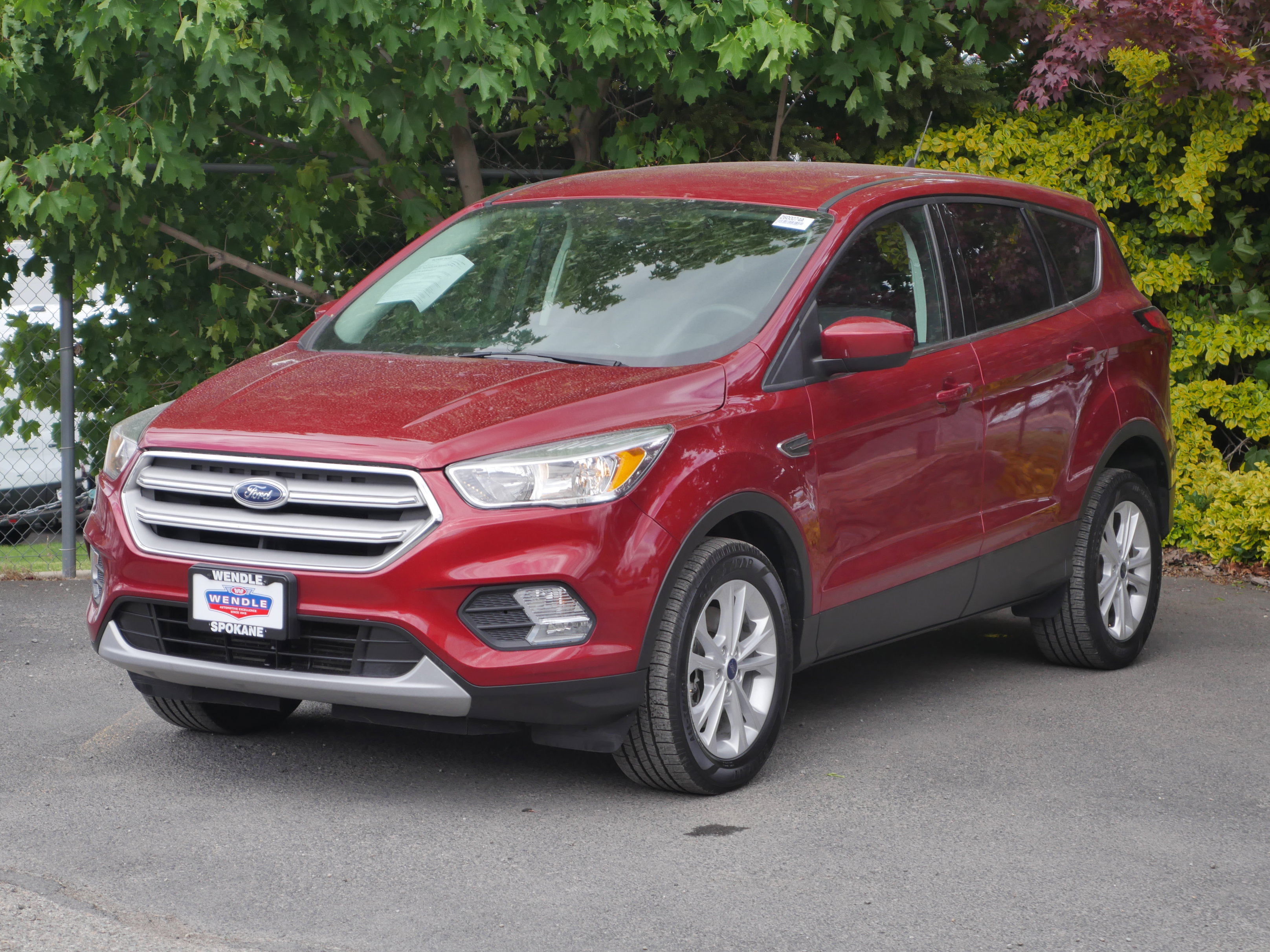 Used 2019 Ford Escape SE AWD/4WD image 2