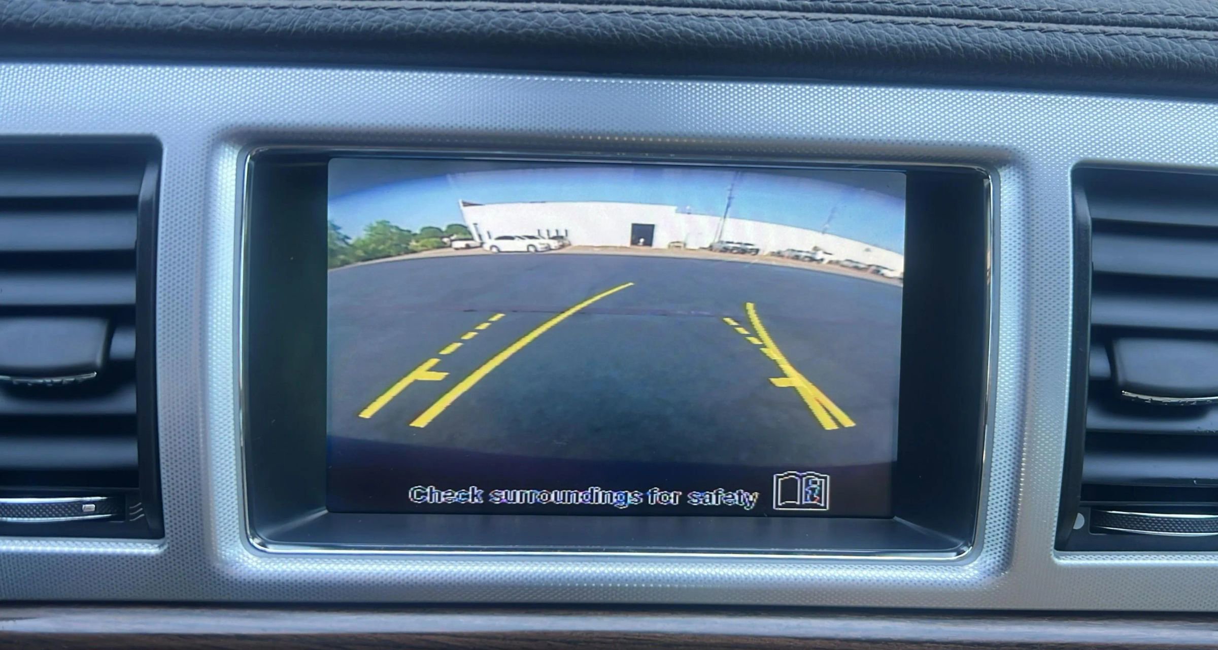 Used 2013 Jaguar XF RWD image 33