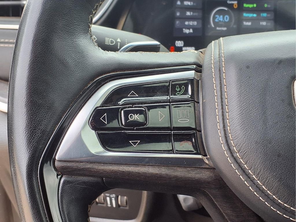 Used 2022 Jeep Grand Cherokee Overland w/ Advanced Protech Group III image 5