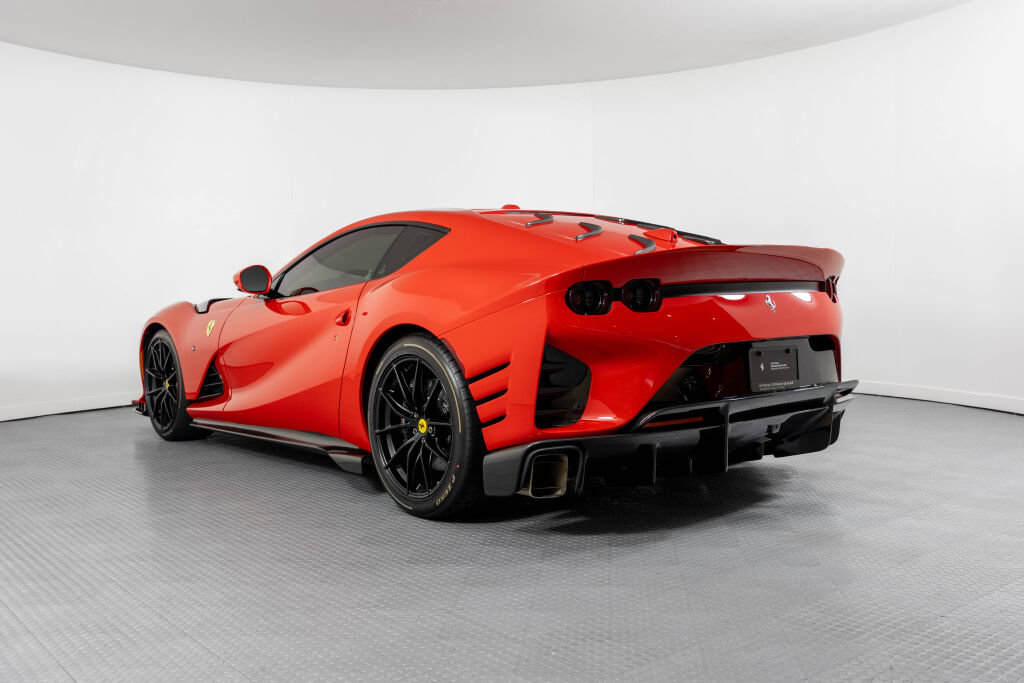 Used 2023 Ferrari 812 Competizione RWD image 7