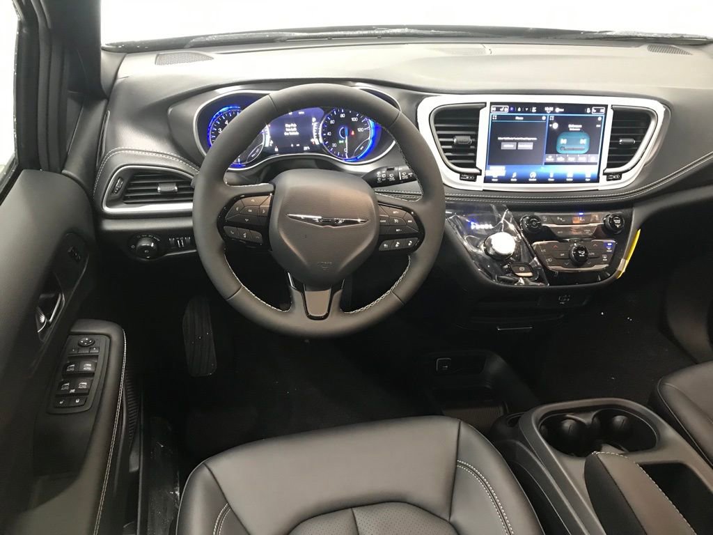 New 2026 Chrysler Pacifica Select w/ S Appearance Package image 31