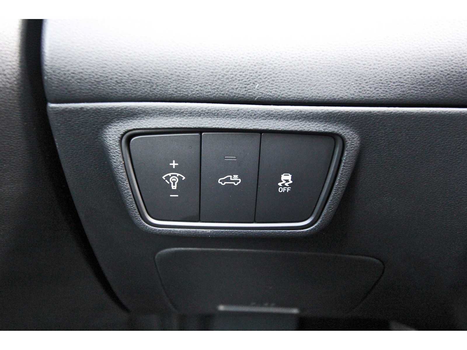 Used 2024 Hyundai Santa Cruz Night AWD/4WD image 19