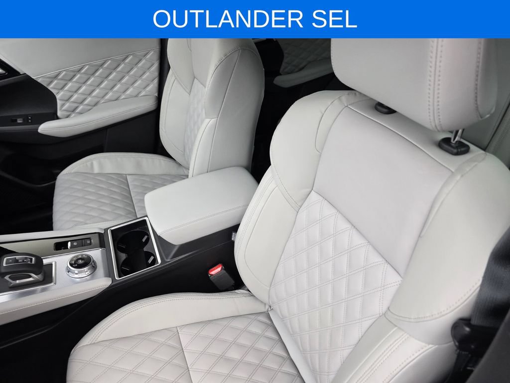 Used 2023 Mitsubishi Outlander SEL FWD image 11