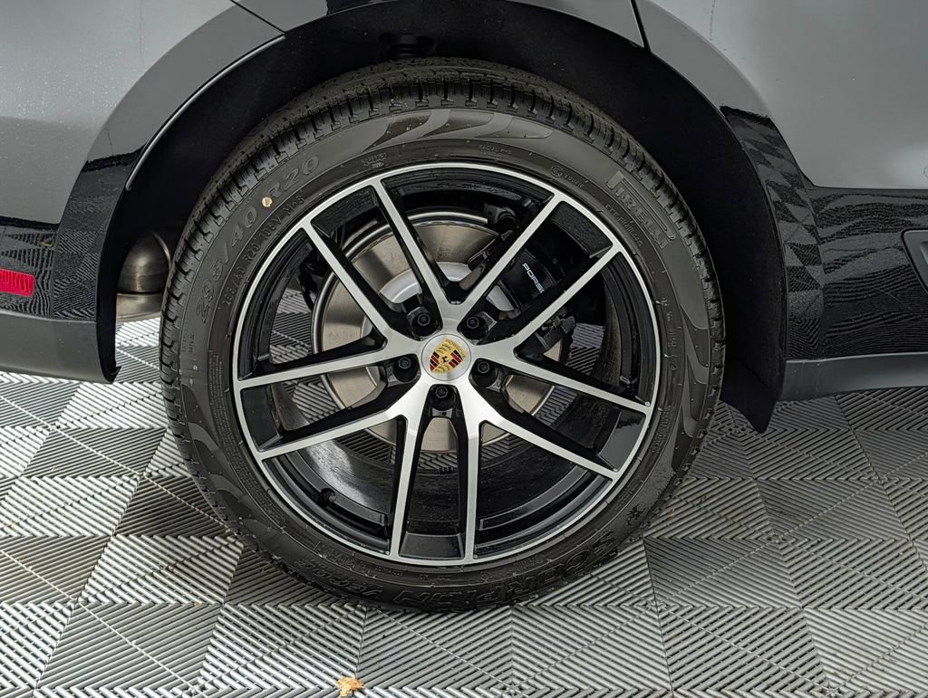 New 2026 Porsche Macan image 13