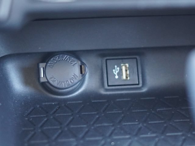Used 2024 Toyota RAV4 LE AWD/4WD image 32