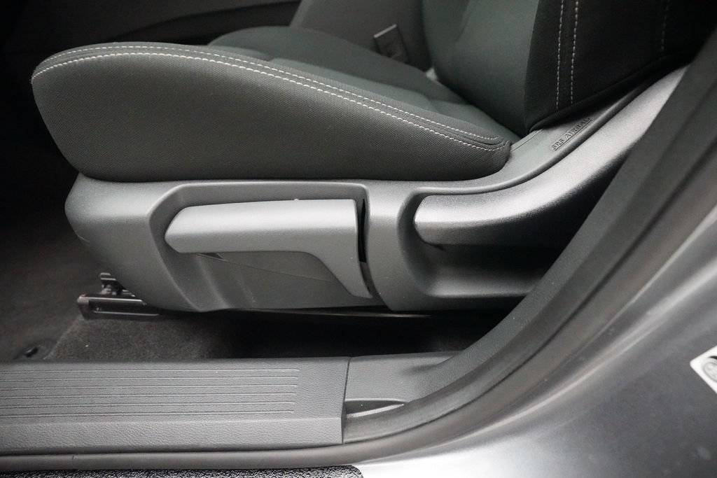 Used 2023 Nissan Rogue S AWD/4WD image 27