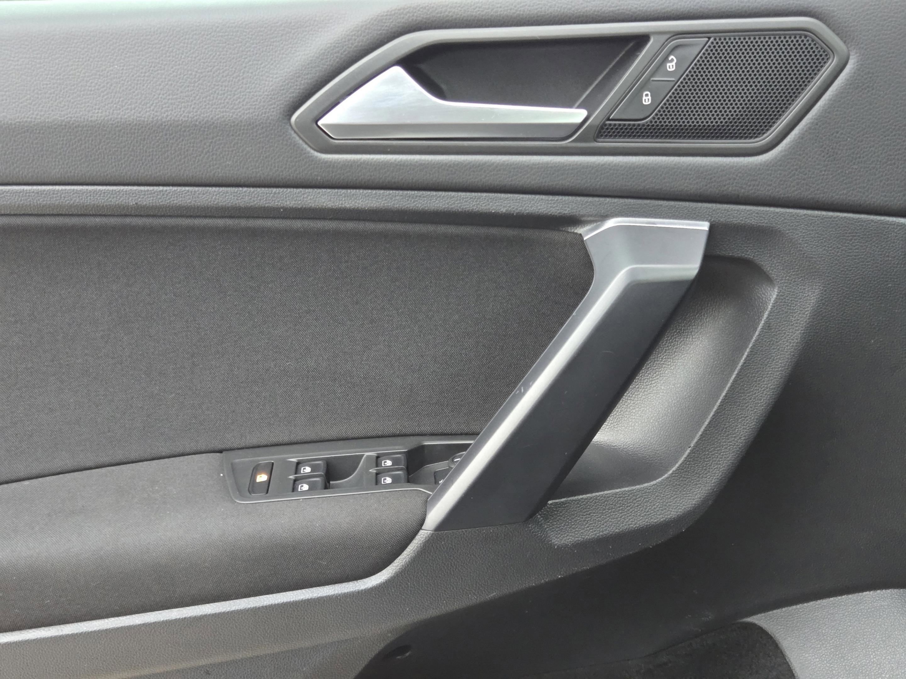 Used 2021 Volkswagen Tiguan S FWD image 19