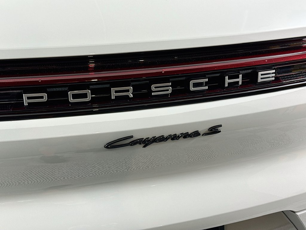 Certified 2025 Porsche Cayenne S AWD/4WD image 34