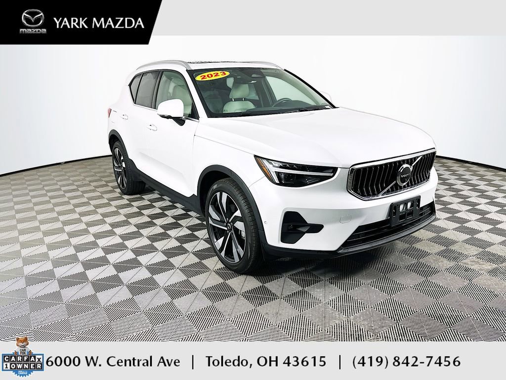 Used 2023 Volvo XC40 B5 Ultimate w/ Protection Package Premier image 1