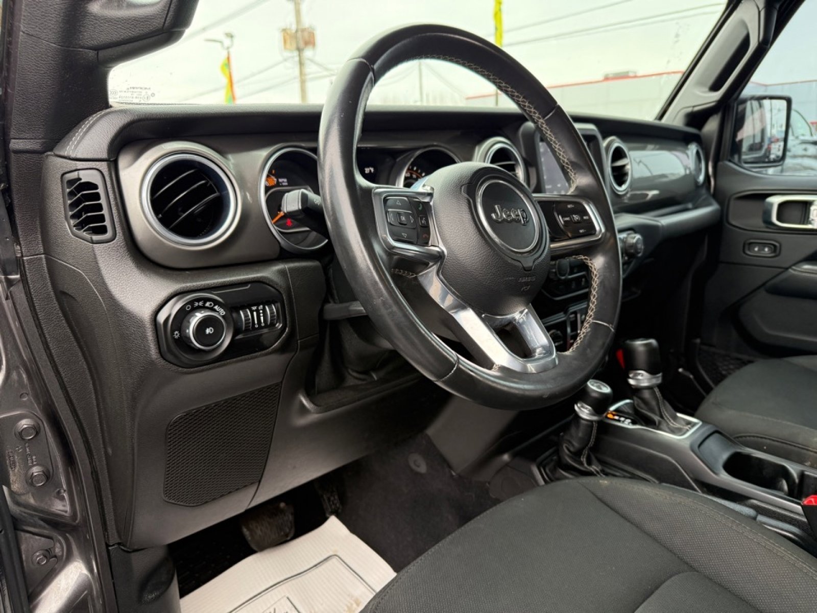 Used 2019 Jeep Wrangler Unlimited Sahara w/ Safety Group image 13