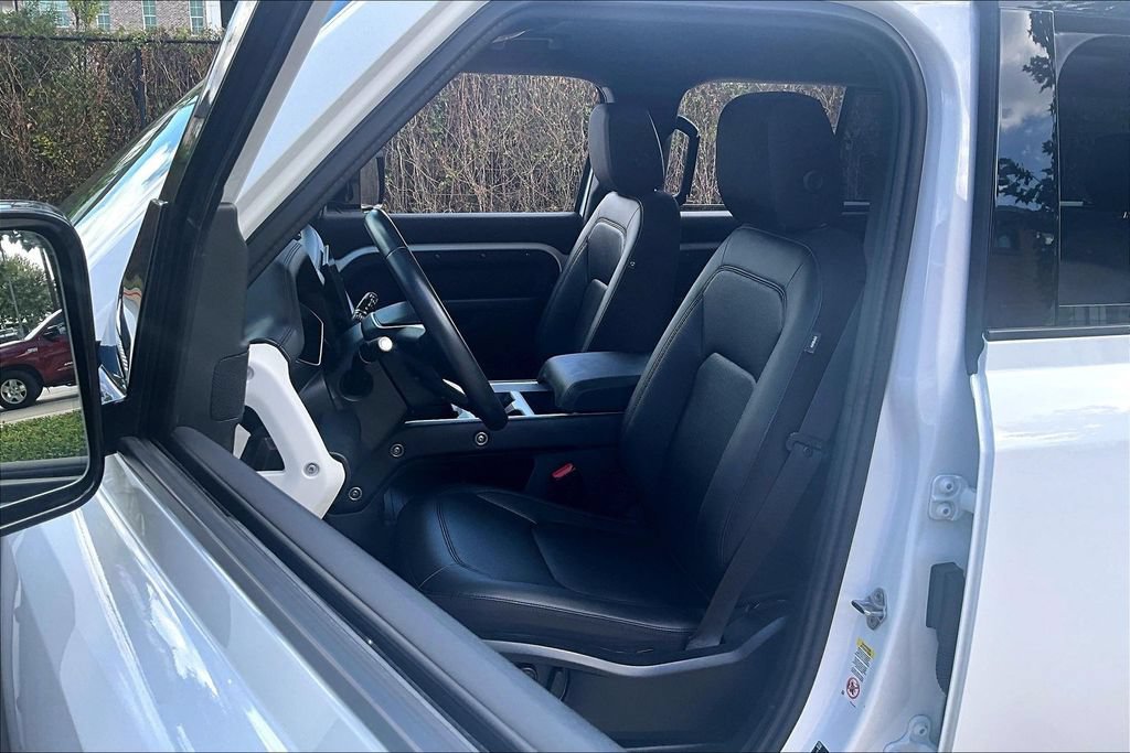 Used 2025 Land Rover Defender 110 S AWD/4WD image 33