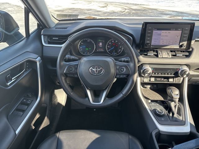 Used 2022 Toyota RAV4 XLE Premium image 23