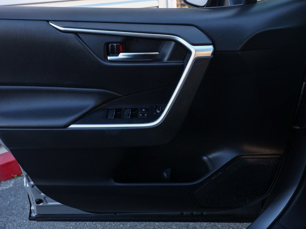 Used 2022 Toyota RAV4 XLE image 23